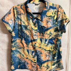 Oiselle Benjamina Button Short Sleeve Button Shirt - bright marble